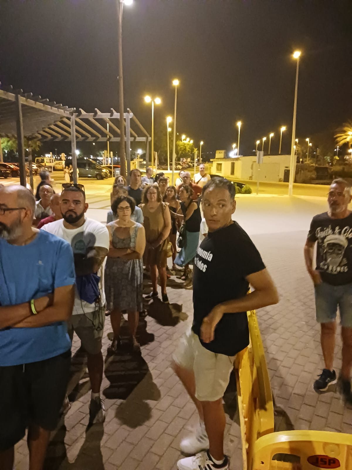 Público asistente a la Noche Astronómica en Puzol